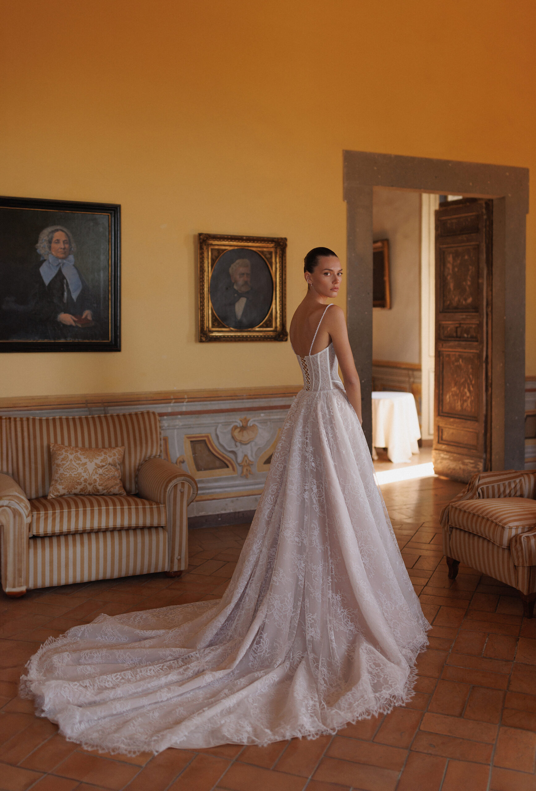 wona-hunter-wedding-dress2