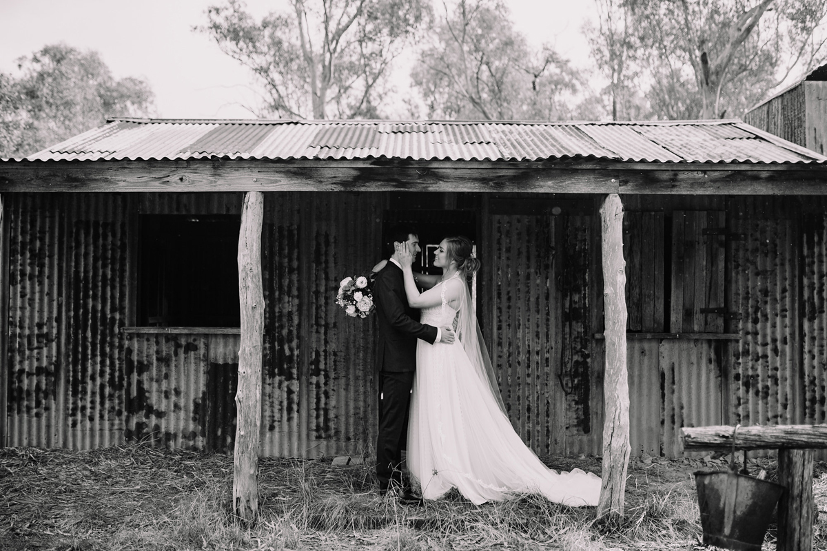 ALYSSA + HAYDEN | #RCREALBRIDE | Darian by Pronovias | Real Bride | Real Wedding | Rustic Wedding | Country Wedding