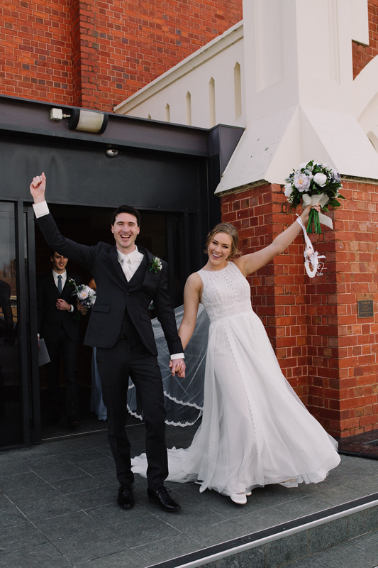 ALYSSA + HAYDEN | #RCREALBRIDE | Darian by Pronovias | Real Bride | Real Wedding | Rustic Wedding | Country Wedding