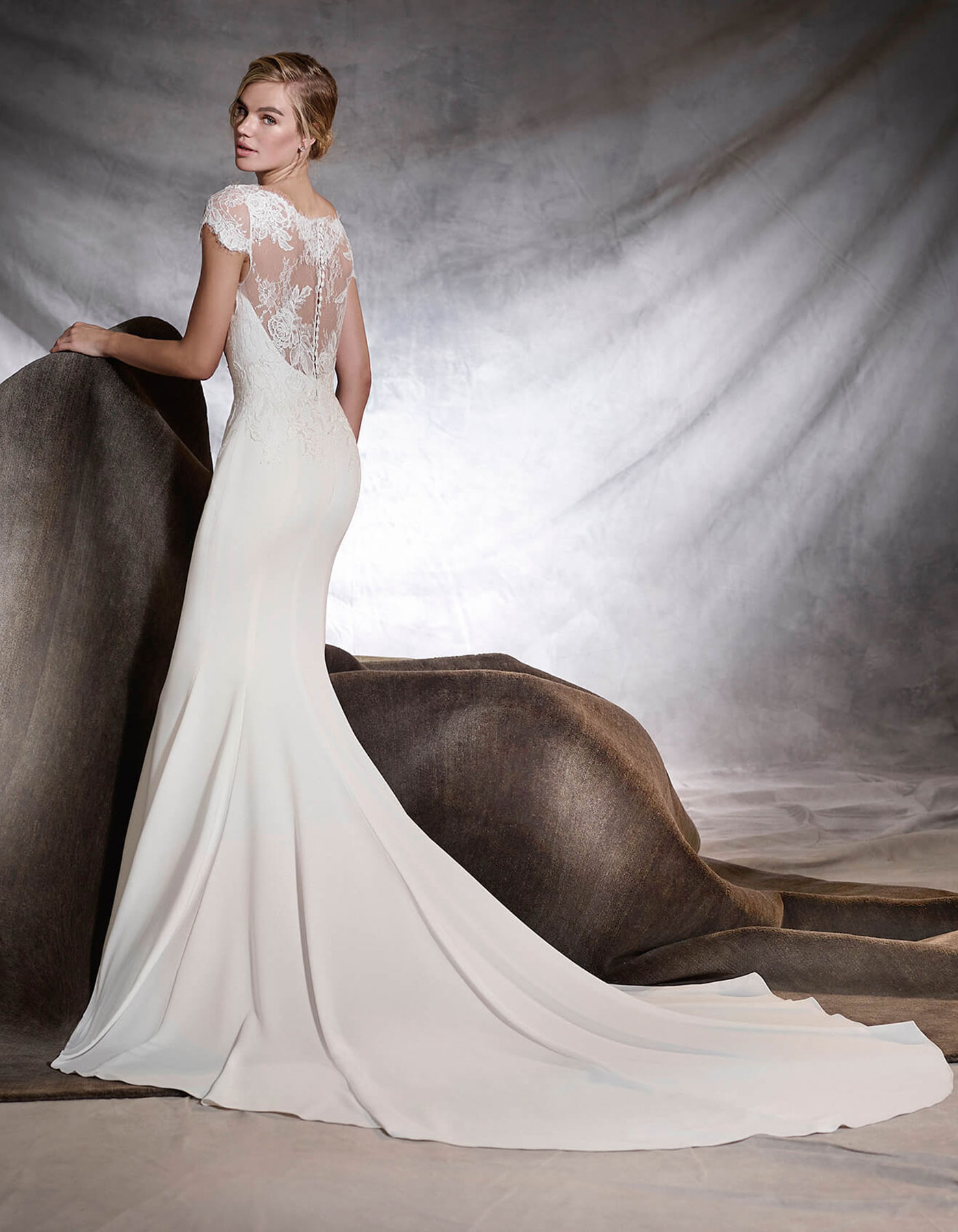 PRONOVIAS ONESI rear