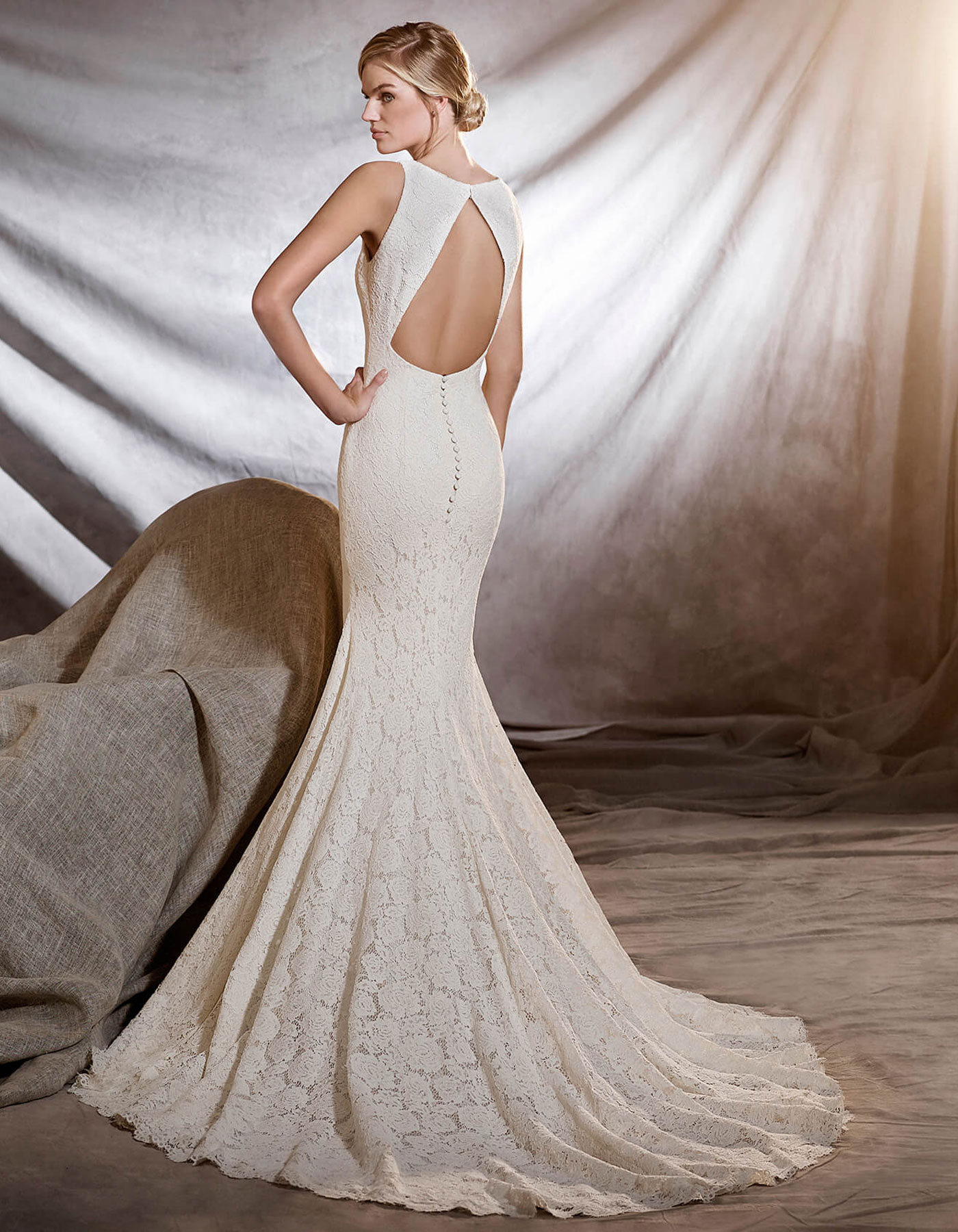 PRONOVIAS ORNANI rear