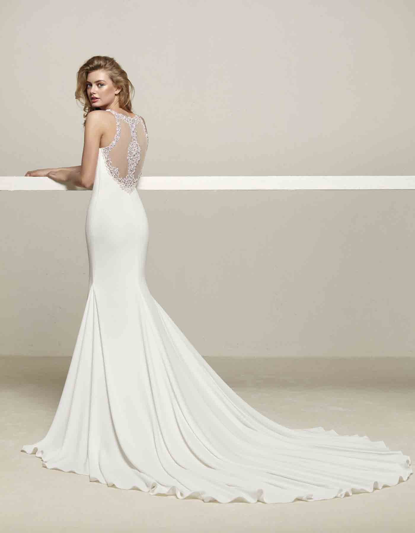 Sexy wedding dress with lox back, Drenea by Pronovias