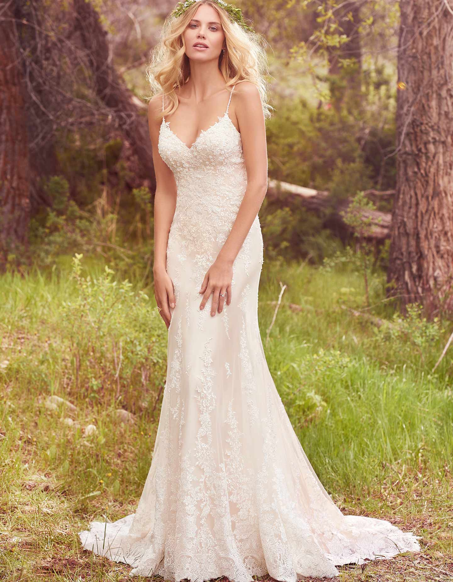 Lace, sweetheart wedding dress. Maggie Sottero, Nola