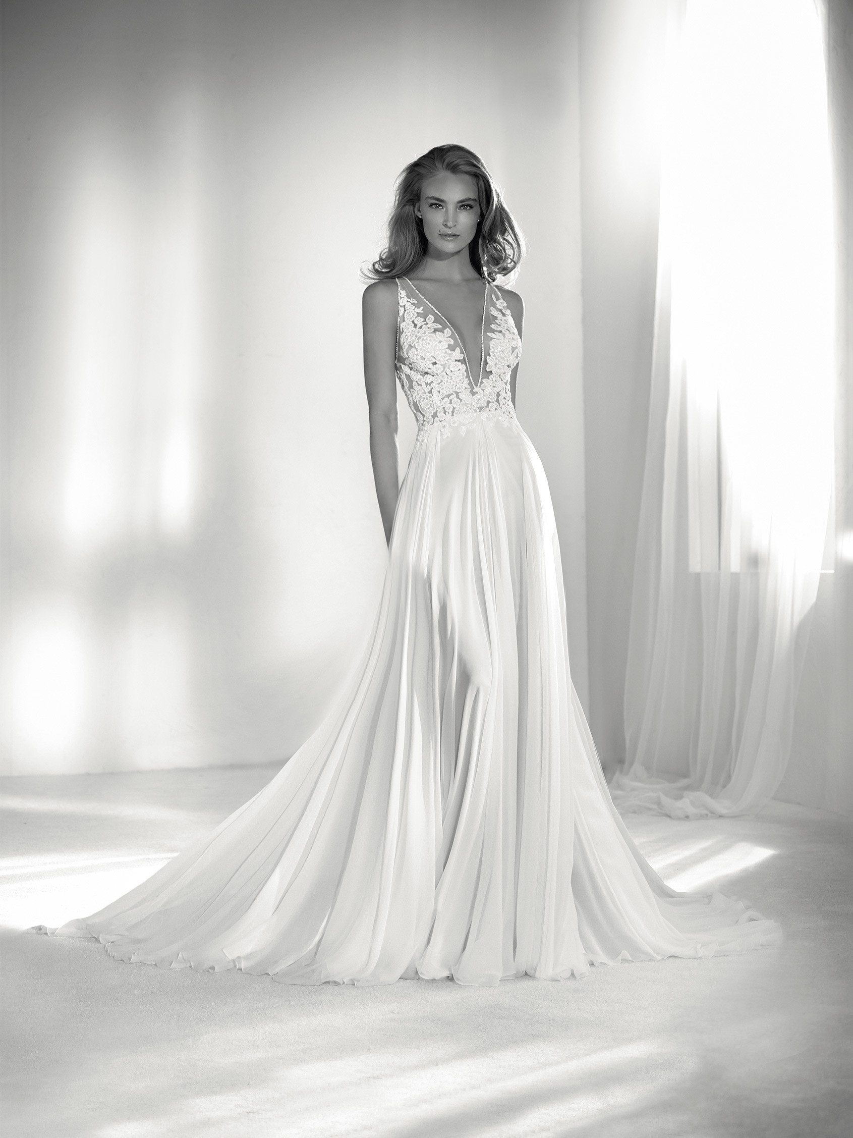 Pronovias 2019 trunk show exclusive preview