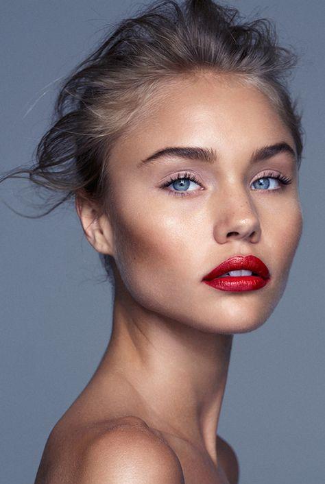 natural makeup with red lipstick